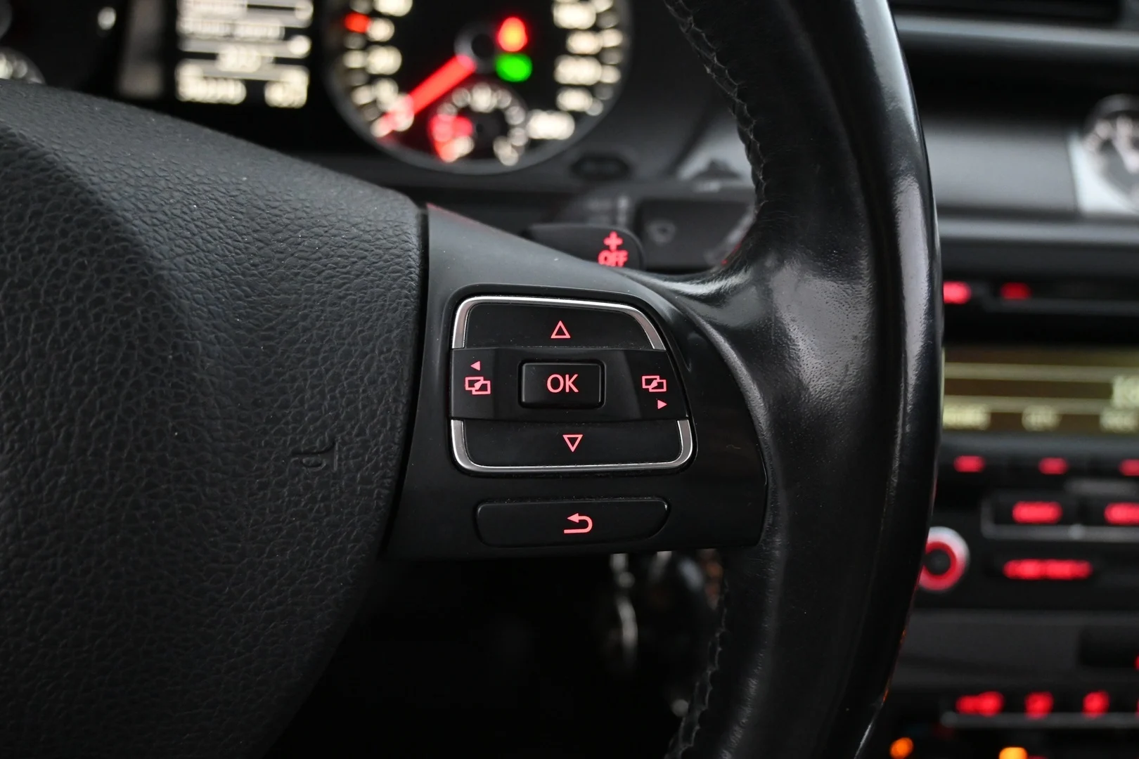 Car Image - 5O82wjsUID2st2sv5JbRjm