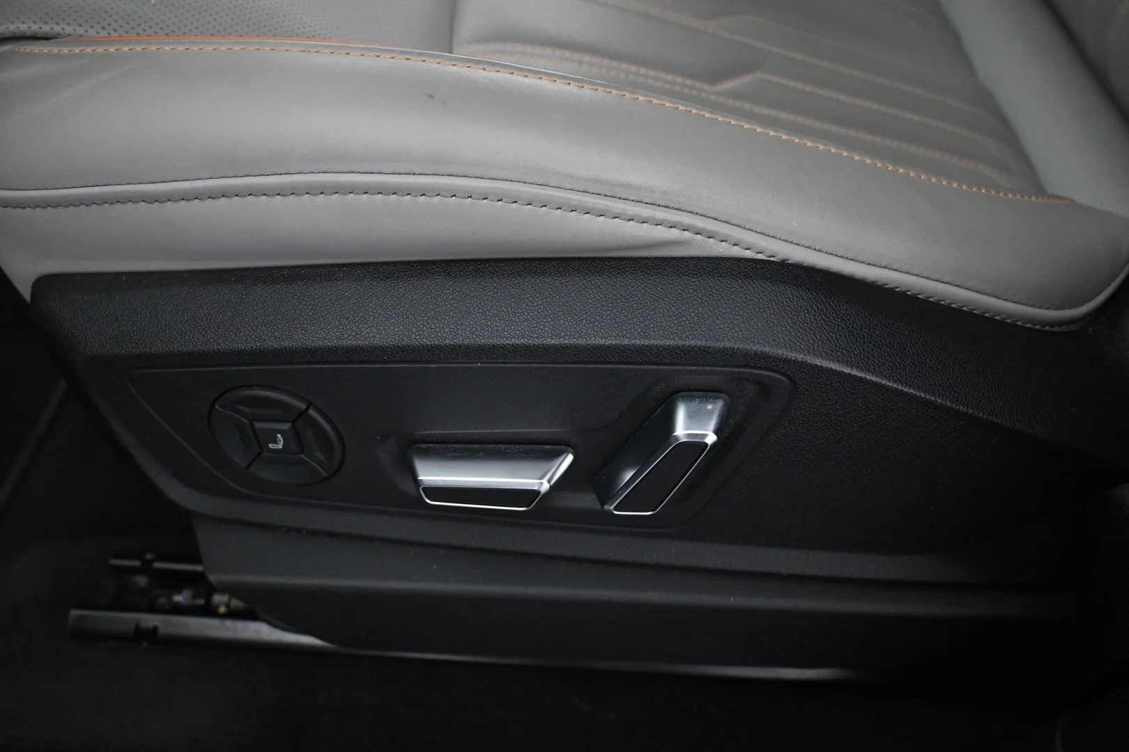 Car Image - 5tI86P4IYCglB5Gz8T0IeF