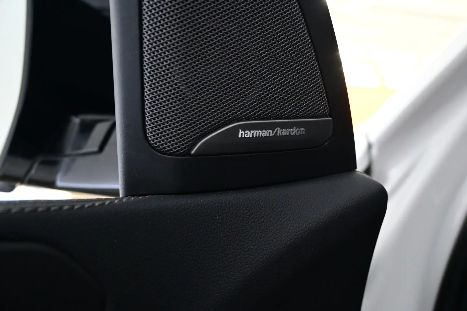 Car Image - HOMrbvUO5qV8kCXcWz31e