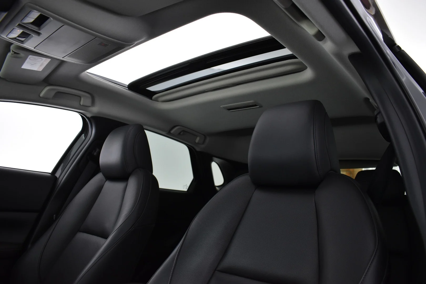 Car Image - TYVqMQlU0KZLzKIWjezjI