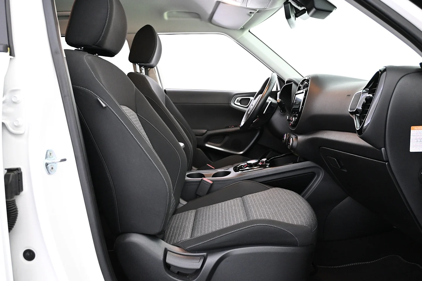Car Image - 570s2uwDqmNOTNwKLMtrTm