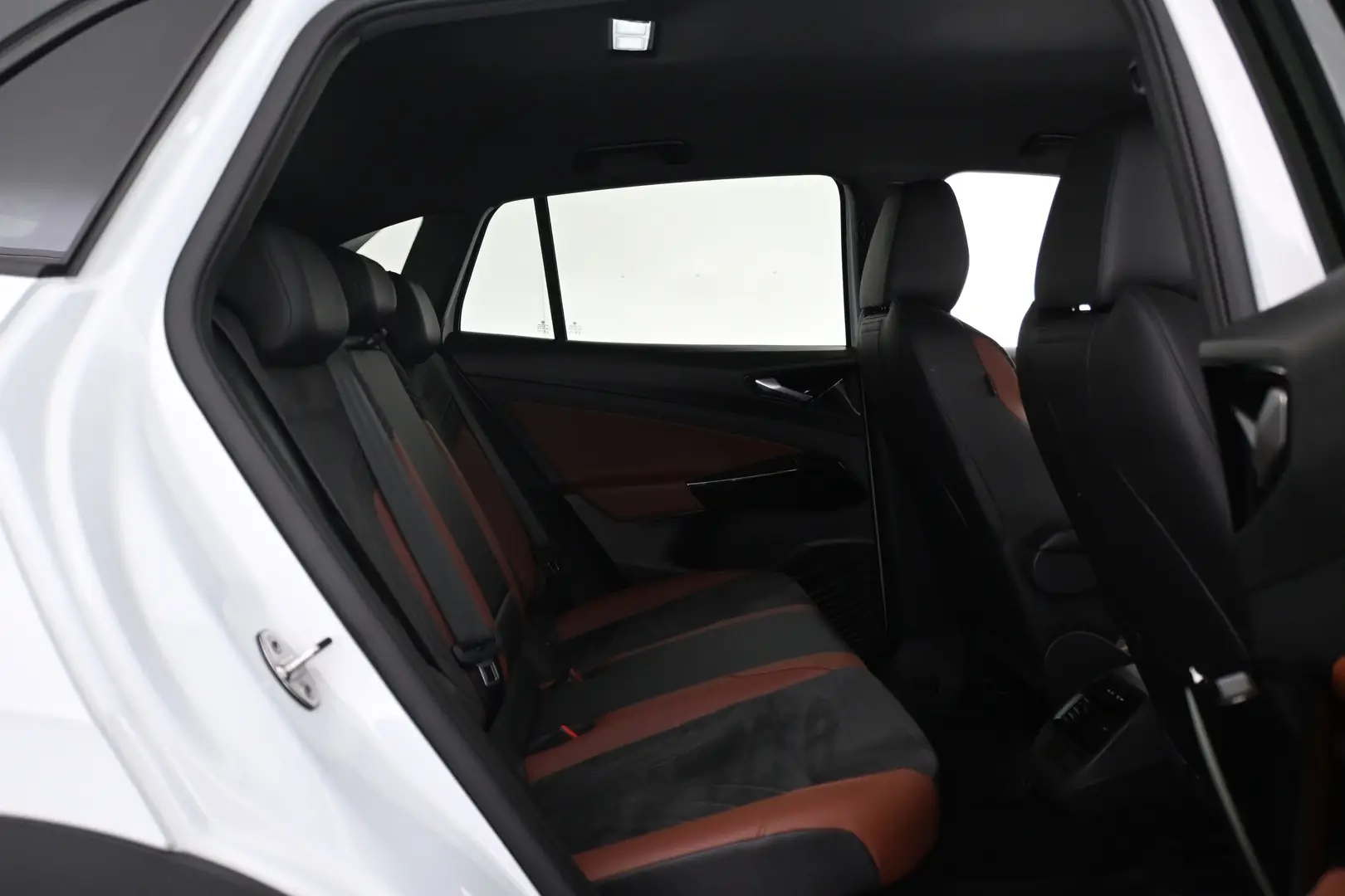 Car Image - 5lceOZENu2wn0EEBevg469