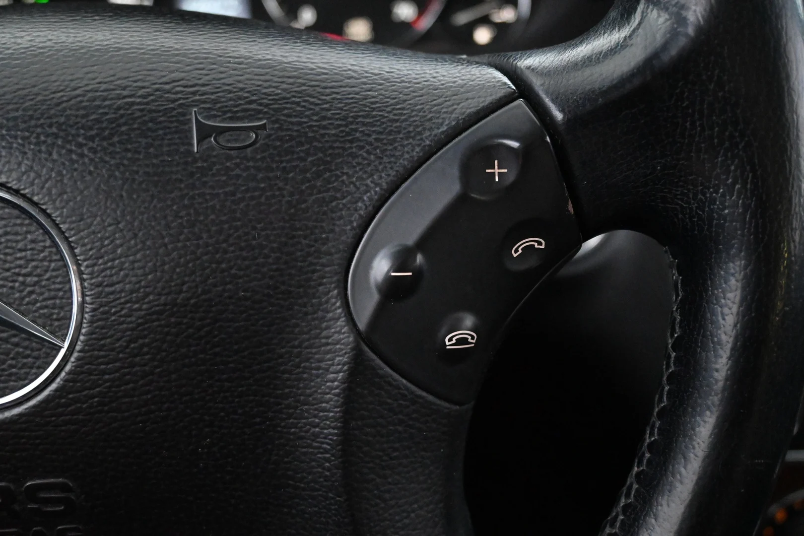 Car Image - 3iYzHrbpcDQx4v6hDazcU6