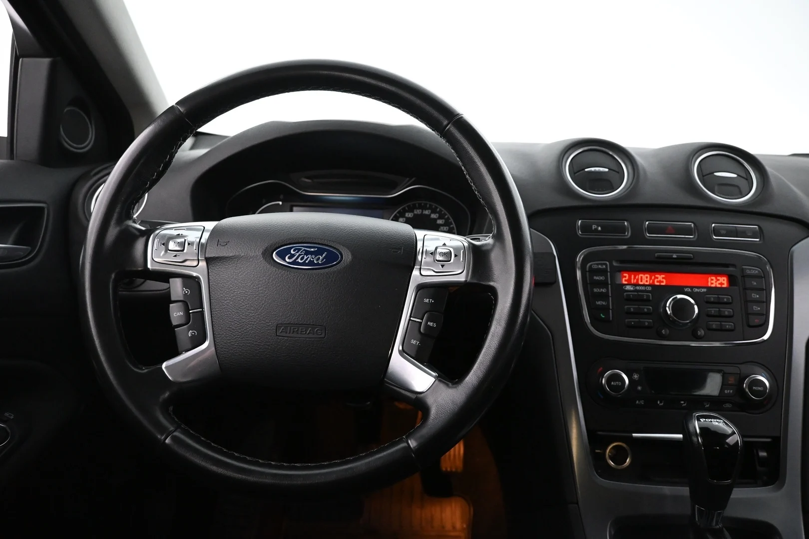 Car Image - 5KNz8YVX6r0tbtXjGzbpJh