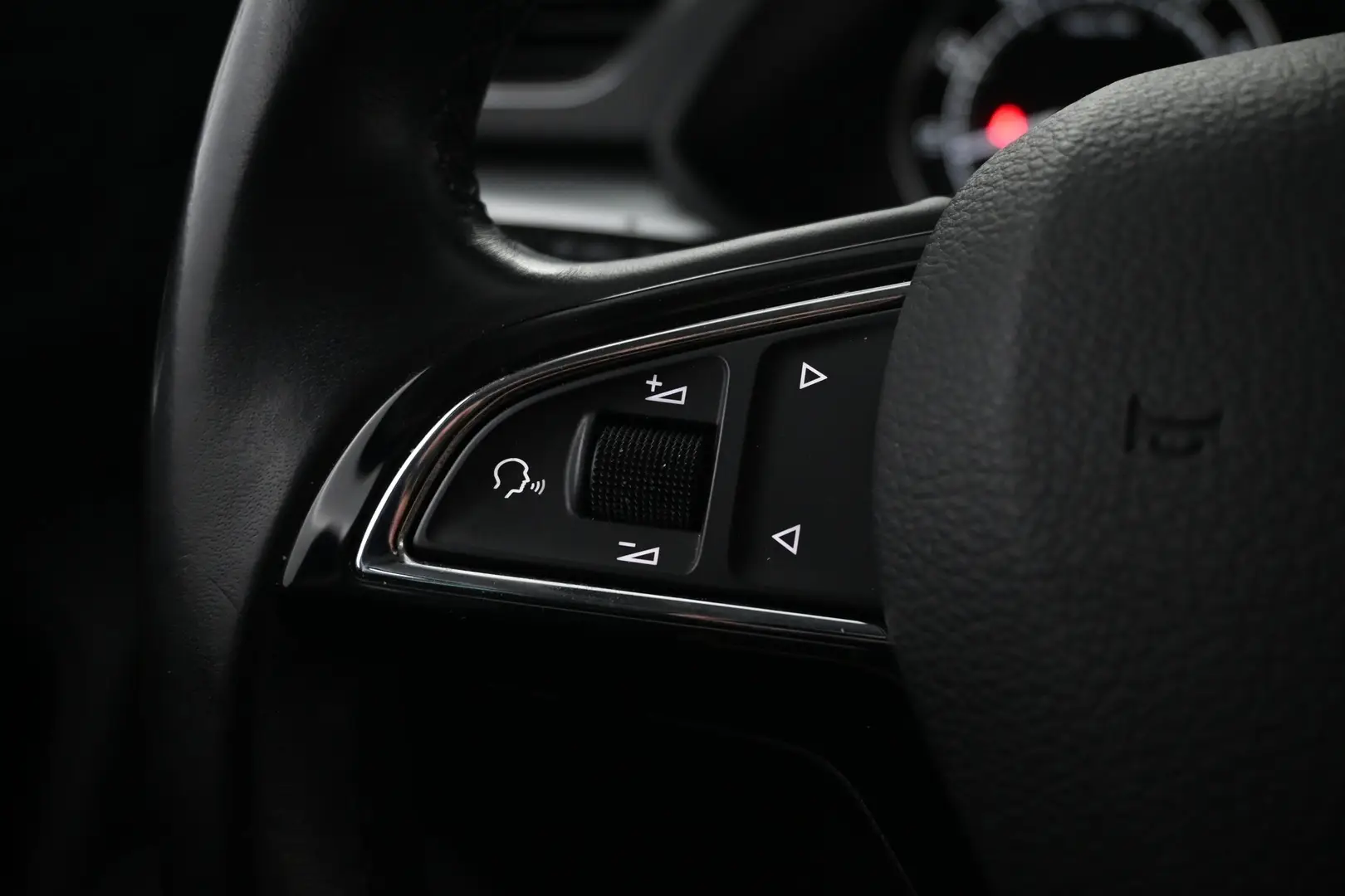 Car Image - 4pcGifHvjQoyo8zvudFfIZ