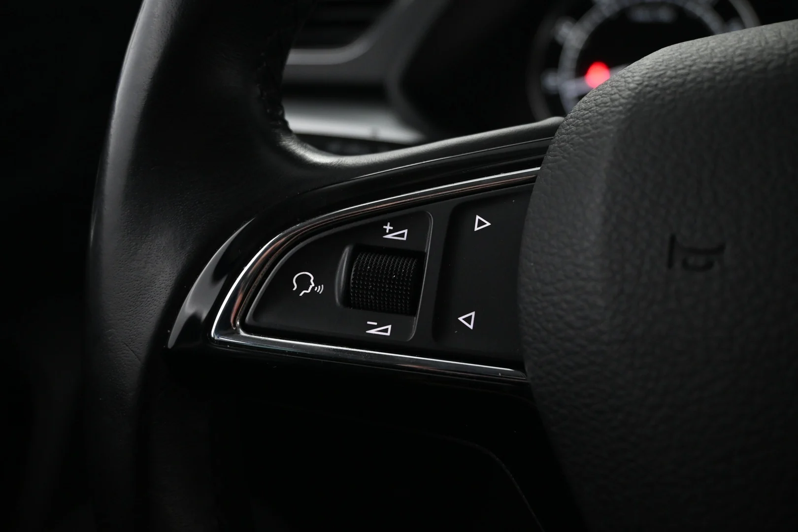 Car Image - 4pcGifHvjQoyo8zvudFfIZ
