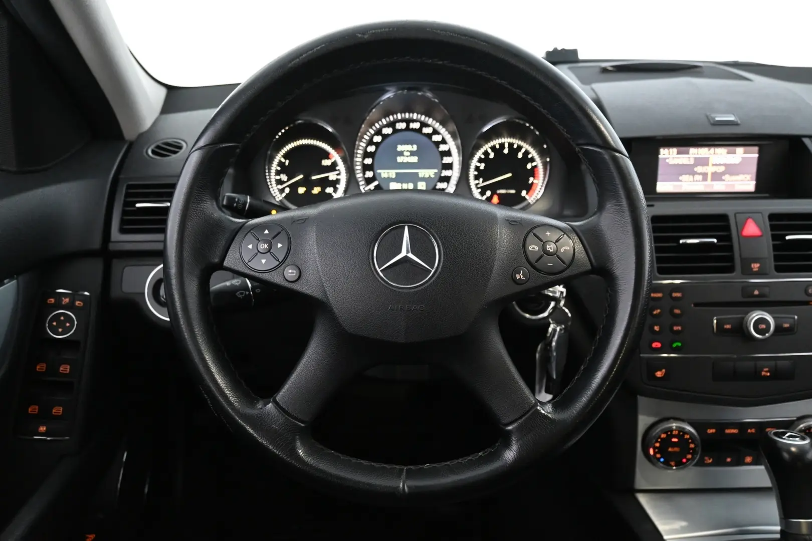 Car Image - 2uSTUyxaThj2RpPXIGzKLA