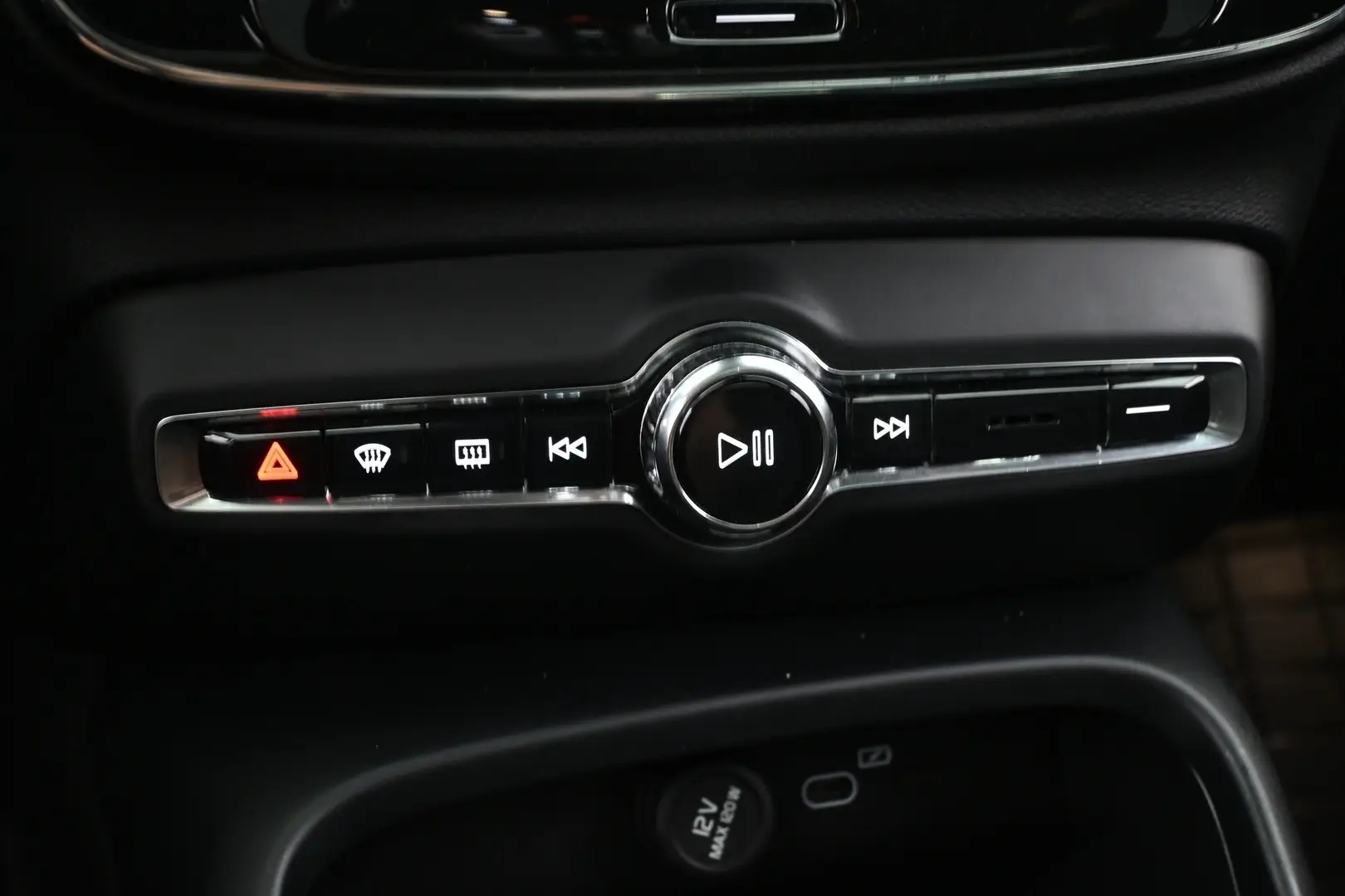 Car Image - 2ei4CN7UrdQCdegTkEVarS