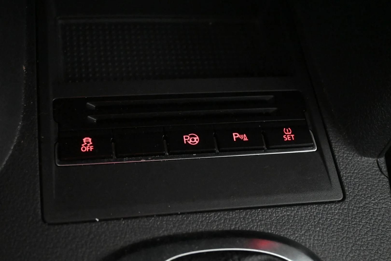 Car Image - 4rptsyYa7xMrdYLLwprPZR