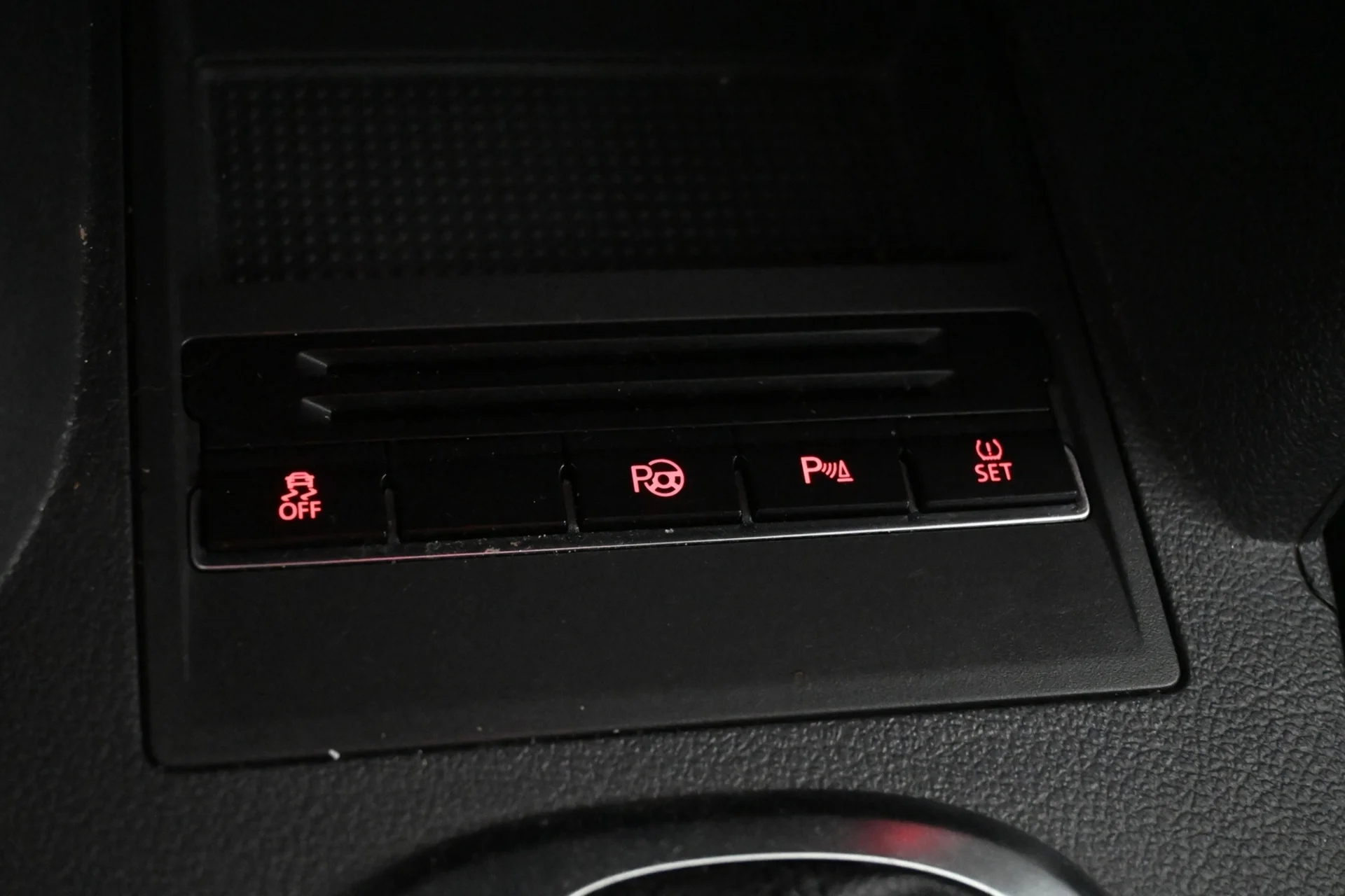 Car Image - 4rptsyYa7xMrdYLLwprPZR