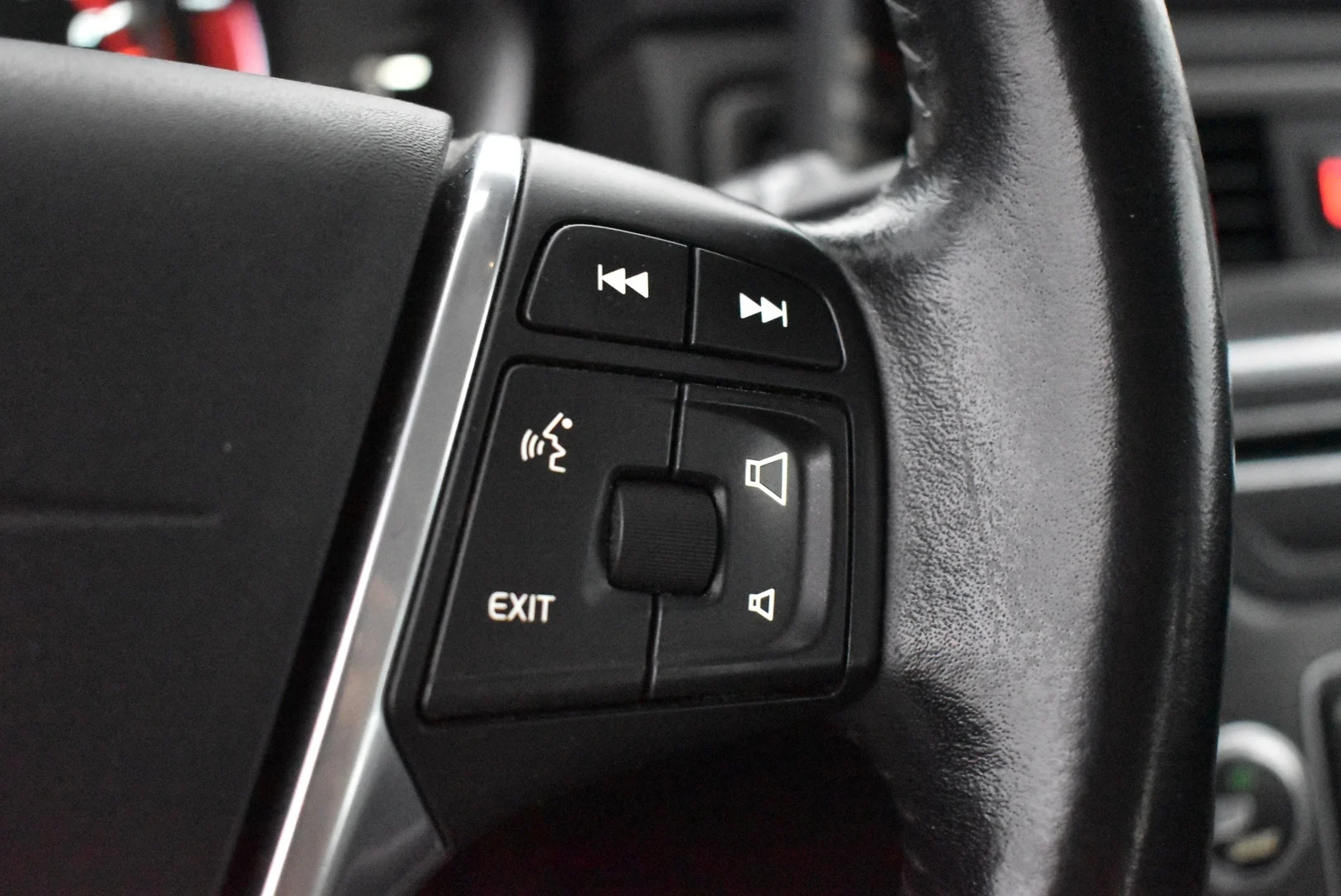 Car Image - 3bDXq0dlSk3Kzs9GpvJZn9