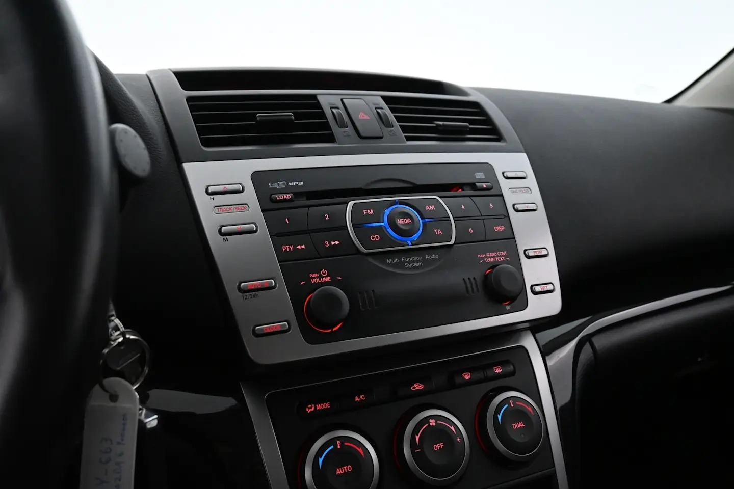 Car Image - 2fDMDo0DqeUfq2lViGBzrX
