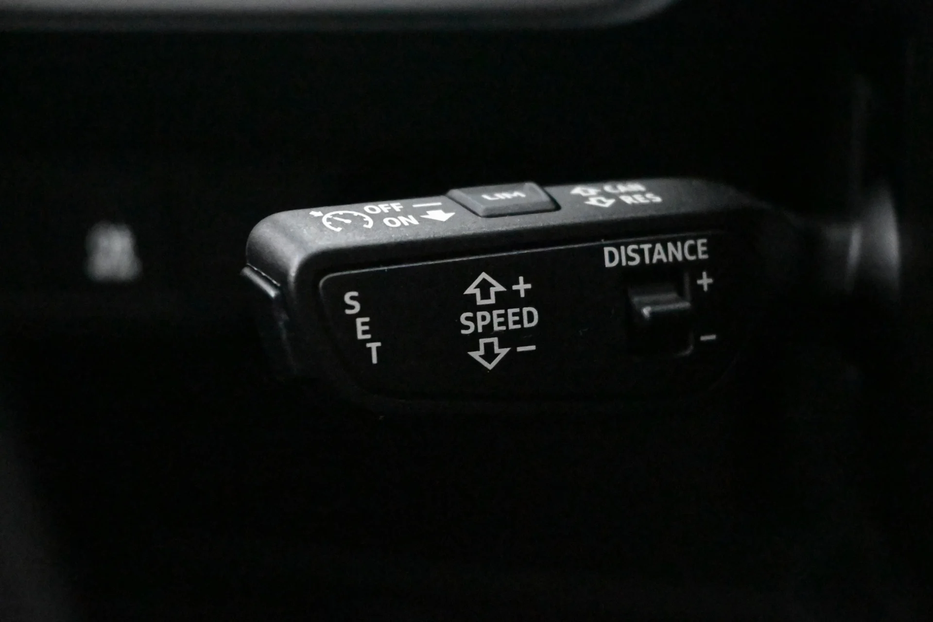 Car Image - 4MkSFGZnh8MnFvbDVEJKpg