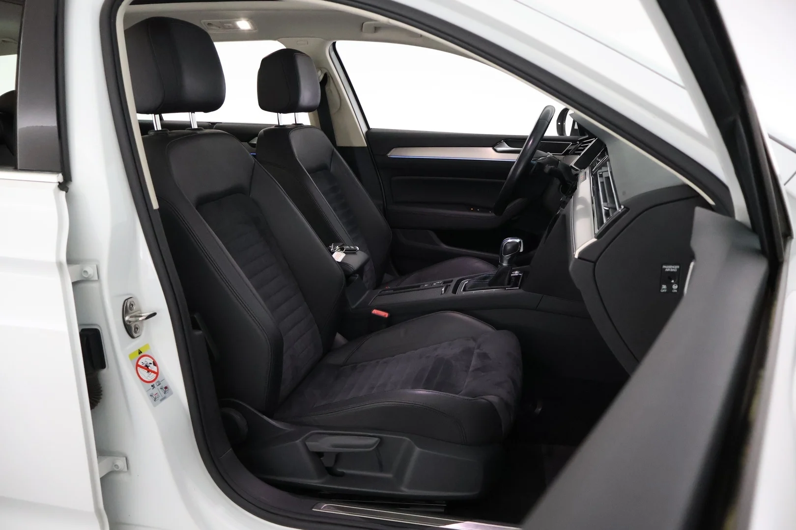 Car Image - NSDo8DdjIv3gfDPjlqTh9