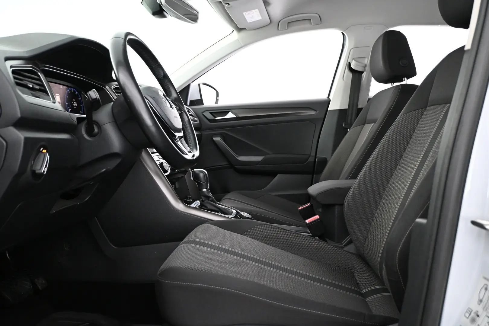 Car Image - fMEcM5FfXSy6pkKc511XW