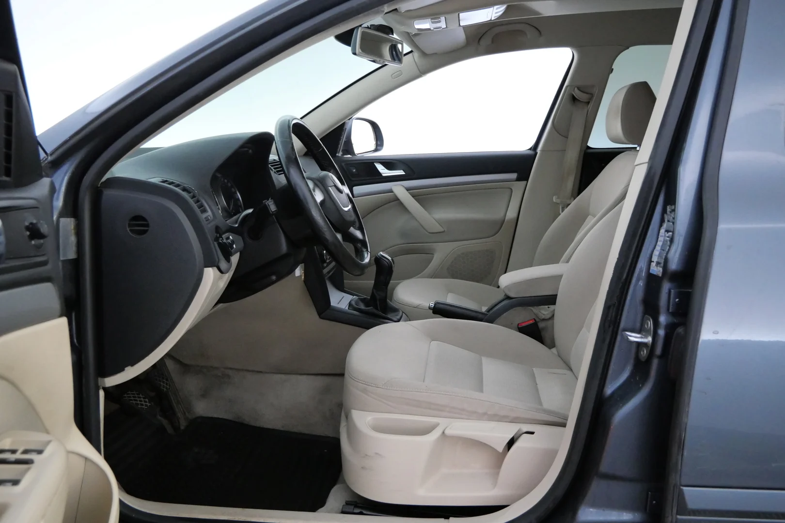 Car Image - 3eMjE9t5qW2i3rcORAfNVY