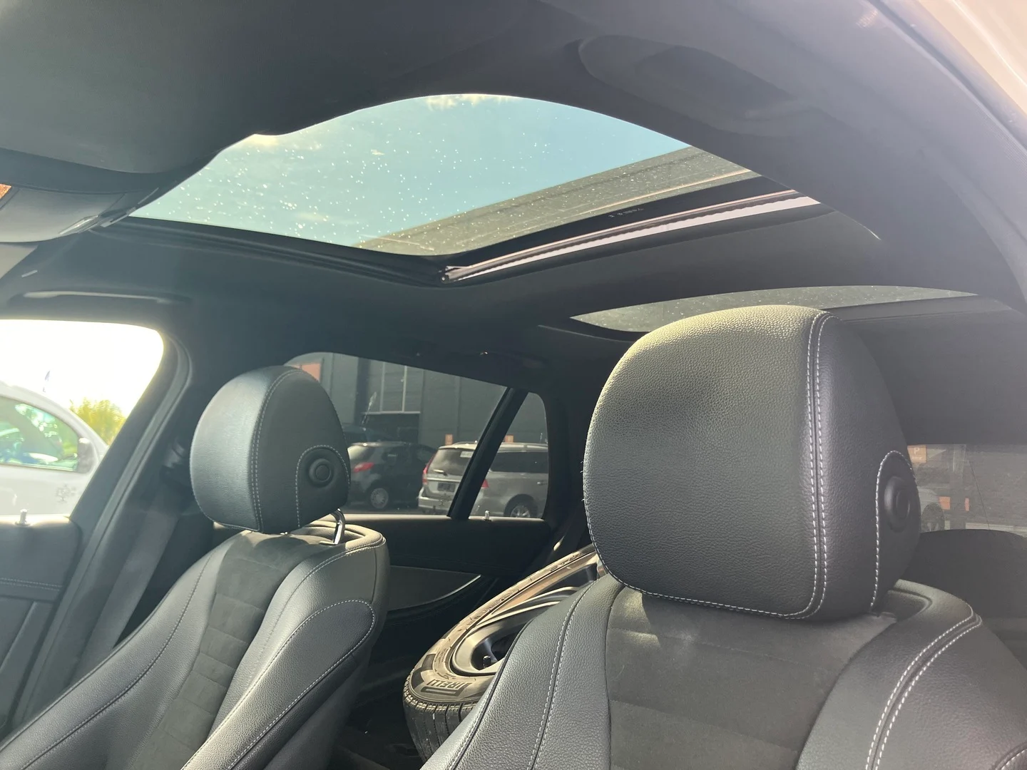 Car Image - 2BnhvIrReUgFO29p92IZ42