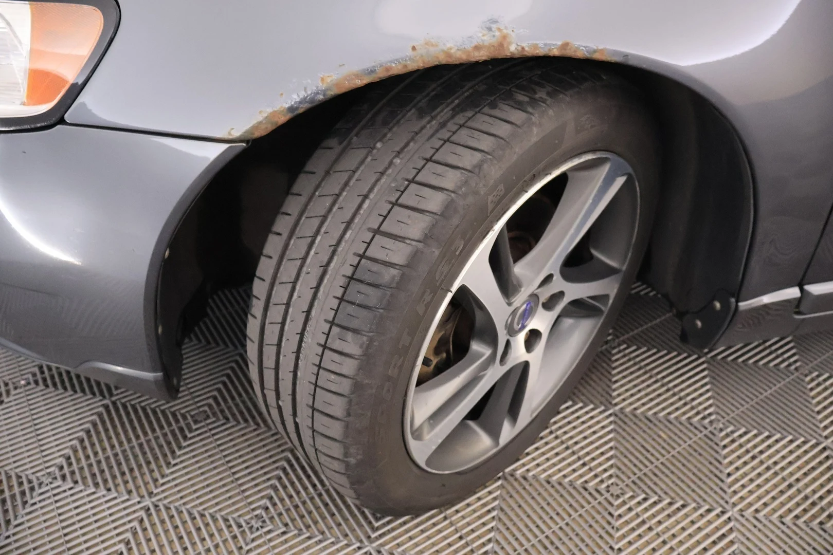 Car Image - 61fzXC22VIRG5Pcg0edMNV