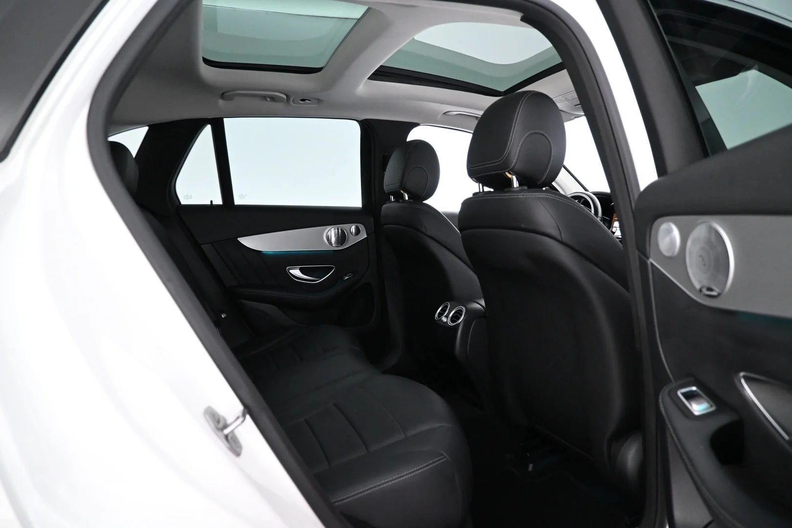 Car Image - 39Z8ZtnrqvCVq9gkvZz69k