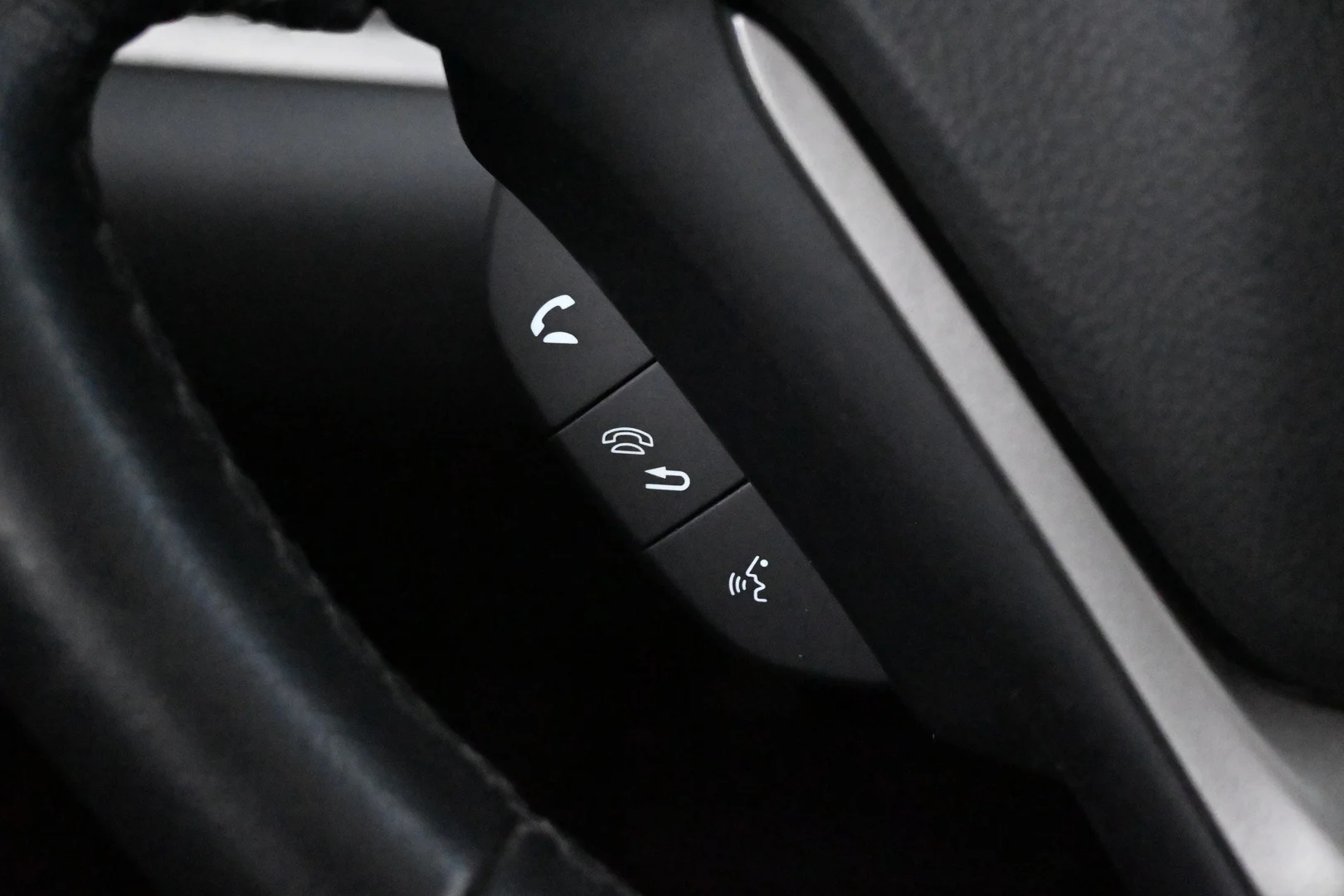 Car Image - 3i3GSYNUEZLl4M17dhkc3e