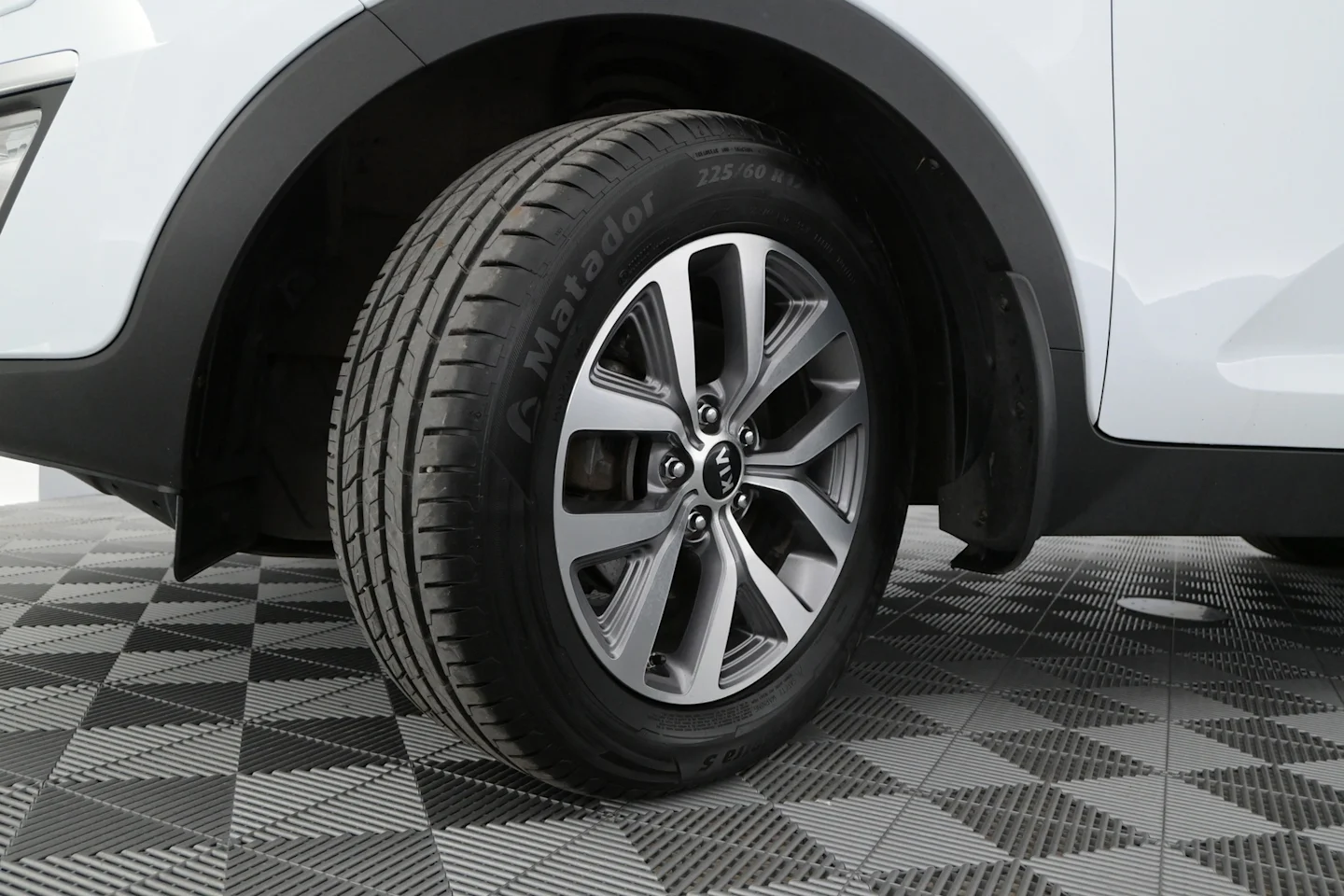 Car Image - 21VdwglFToKNPyHQFH2rWA