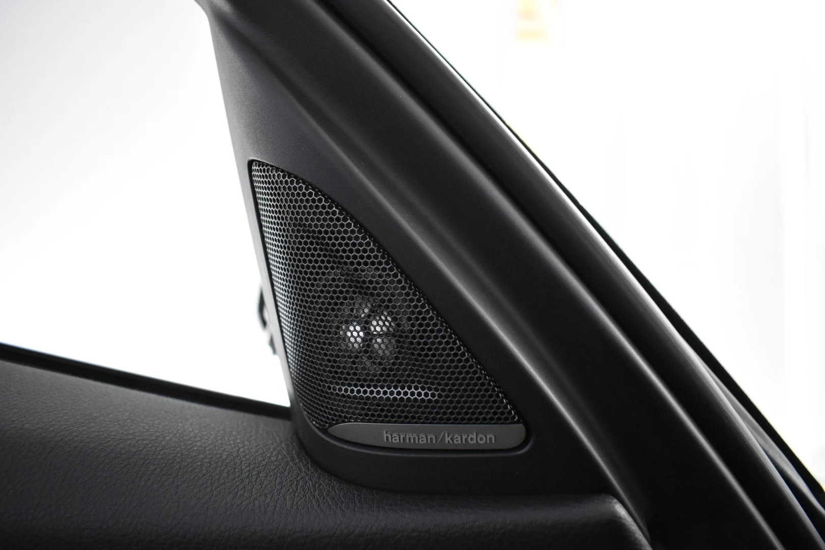Car Image - 4SM11ISyVva2DsfwpDnnmH