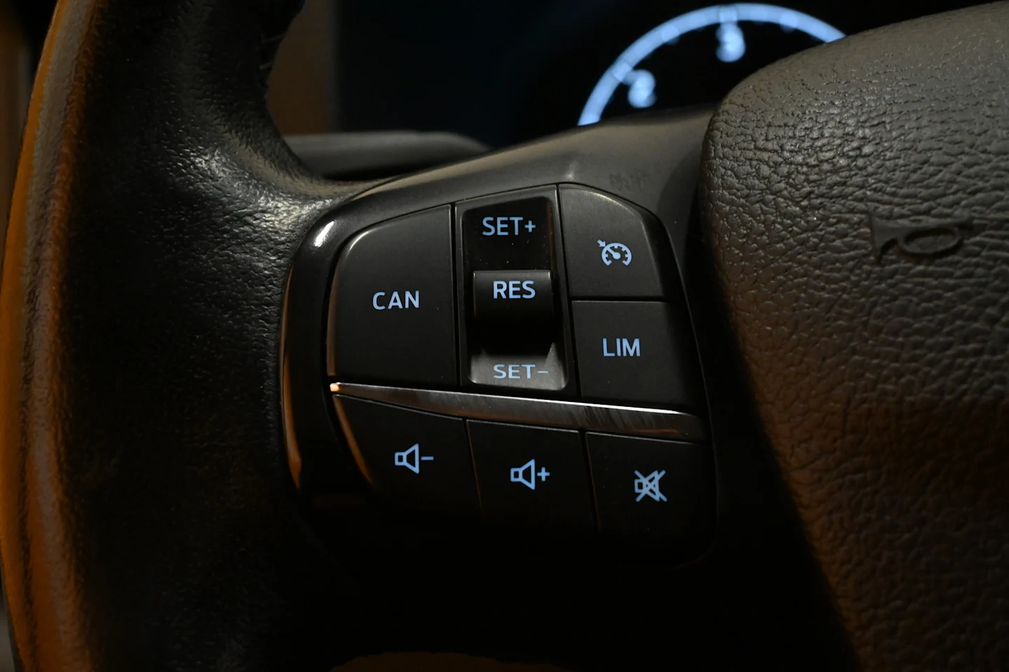 Car Image - 677JqdV4uH1Ba7pJ8dTBEg