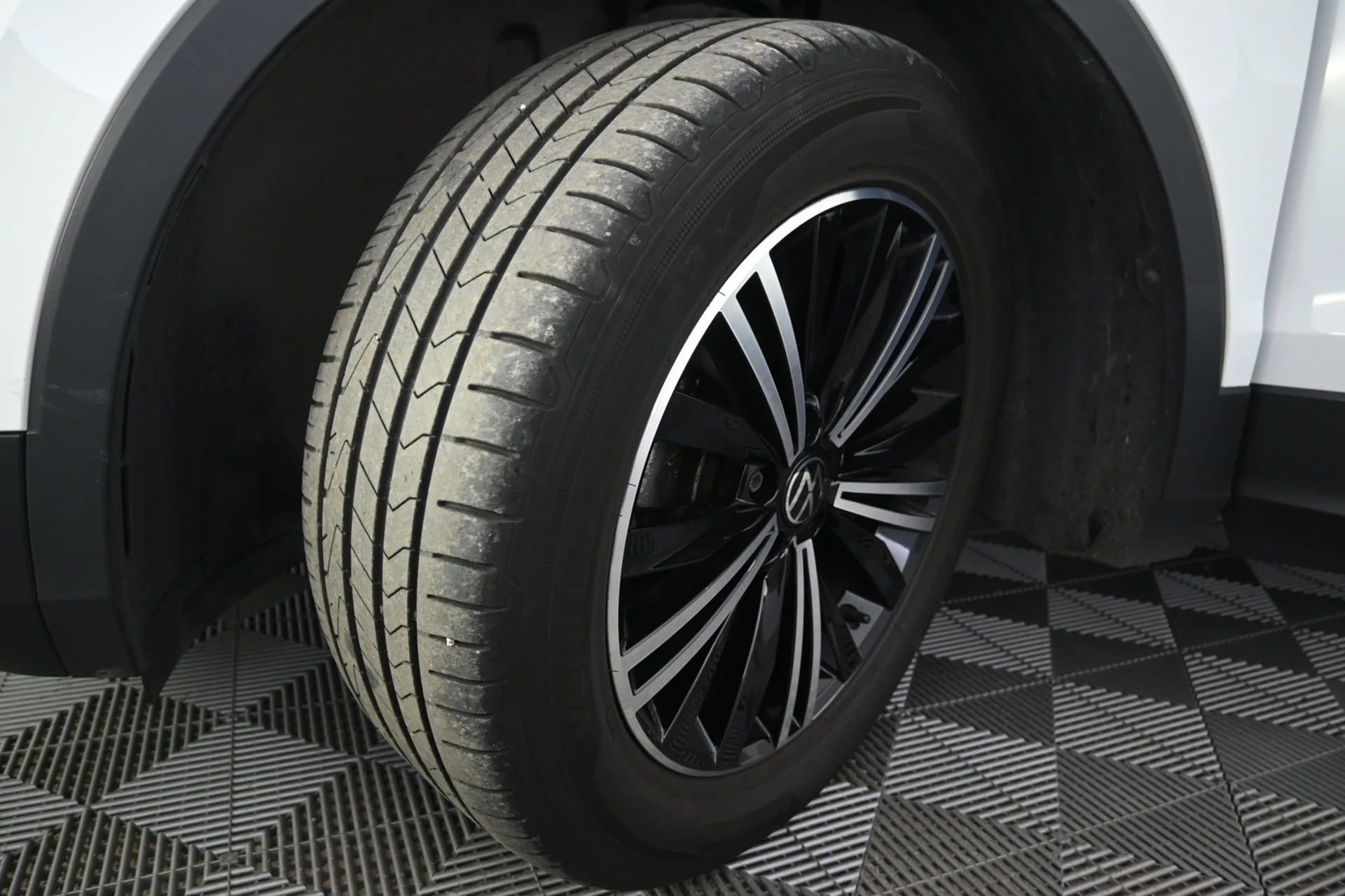Car Image - 1MDQMv69anjWhttmJ2tJaQ