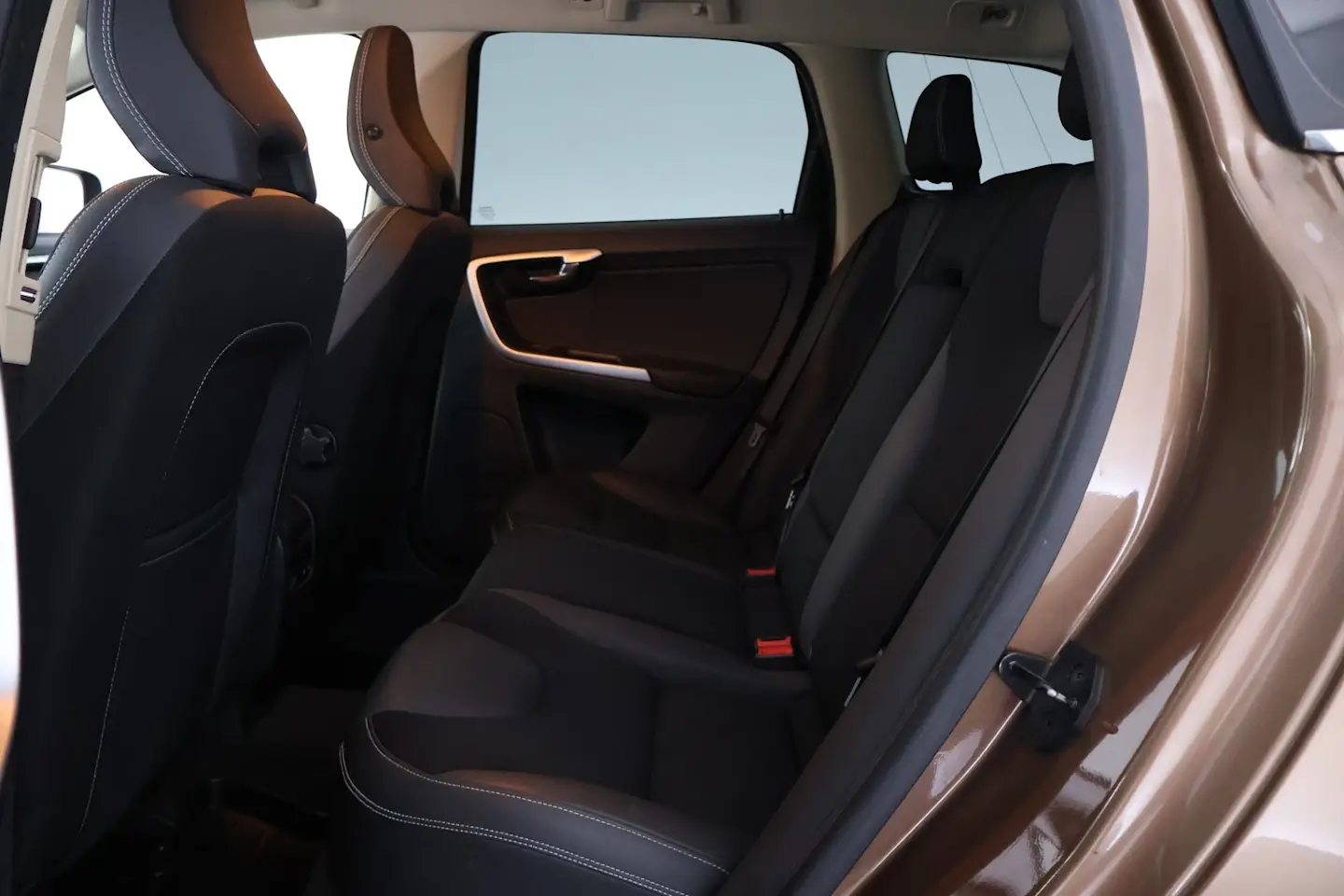 Car Image - 4hk3EM04AYzVLF725hr7um