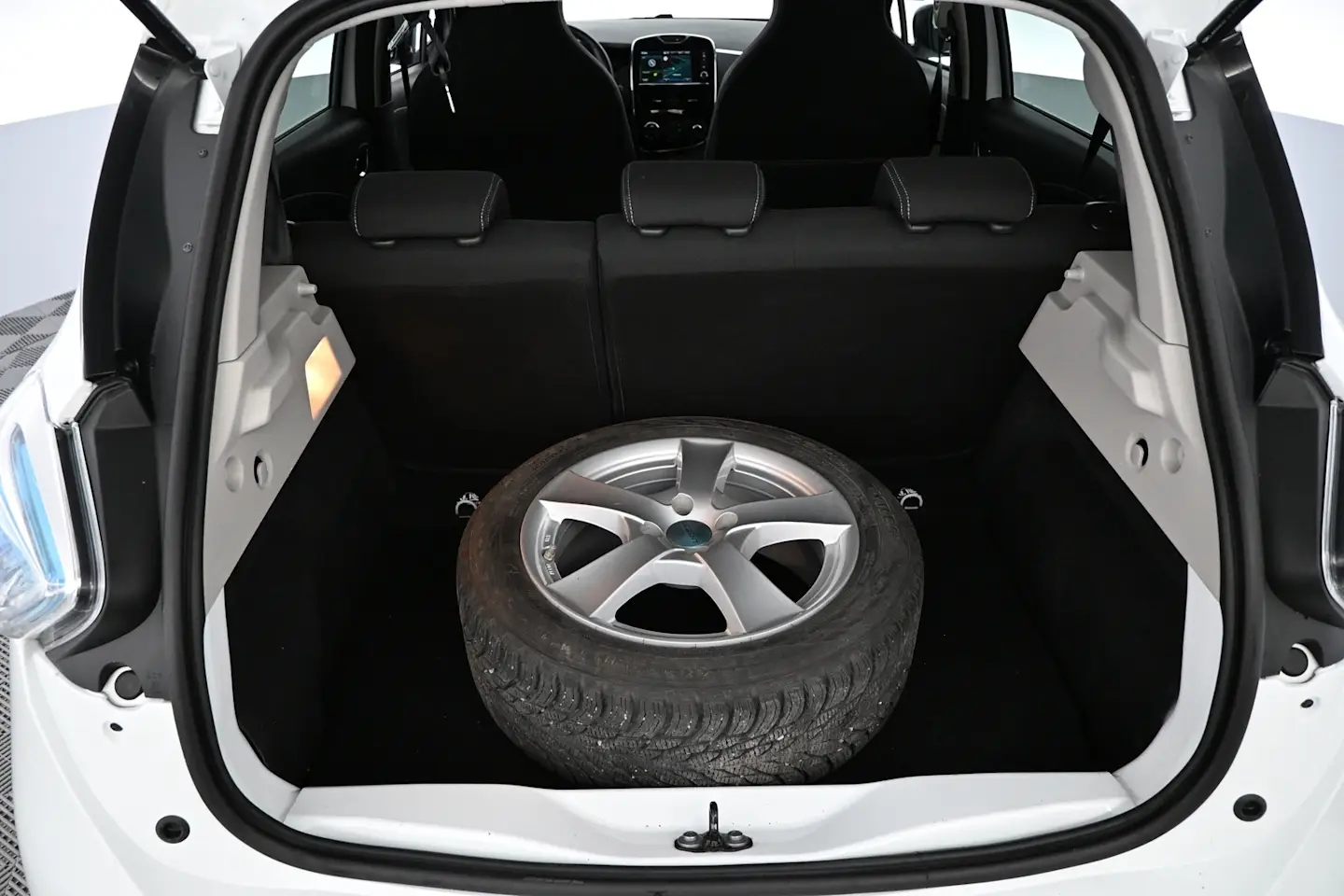 Car Image - 5yCIeAtM6NtqKPCnIhtNA6