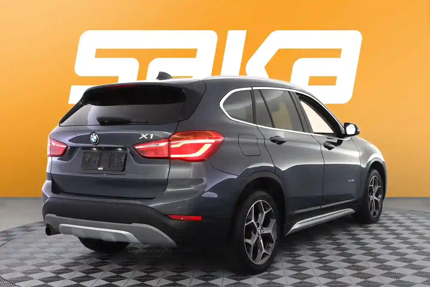 Car Image - JBetAz8KJNCX2crp0WowH