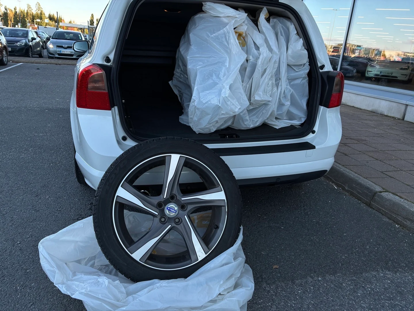Car Image - 79HCmfTeSyMcAJIKxeeR31