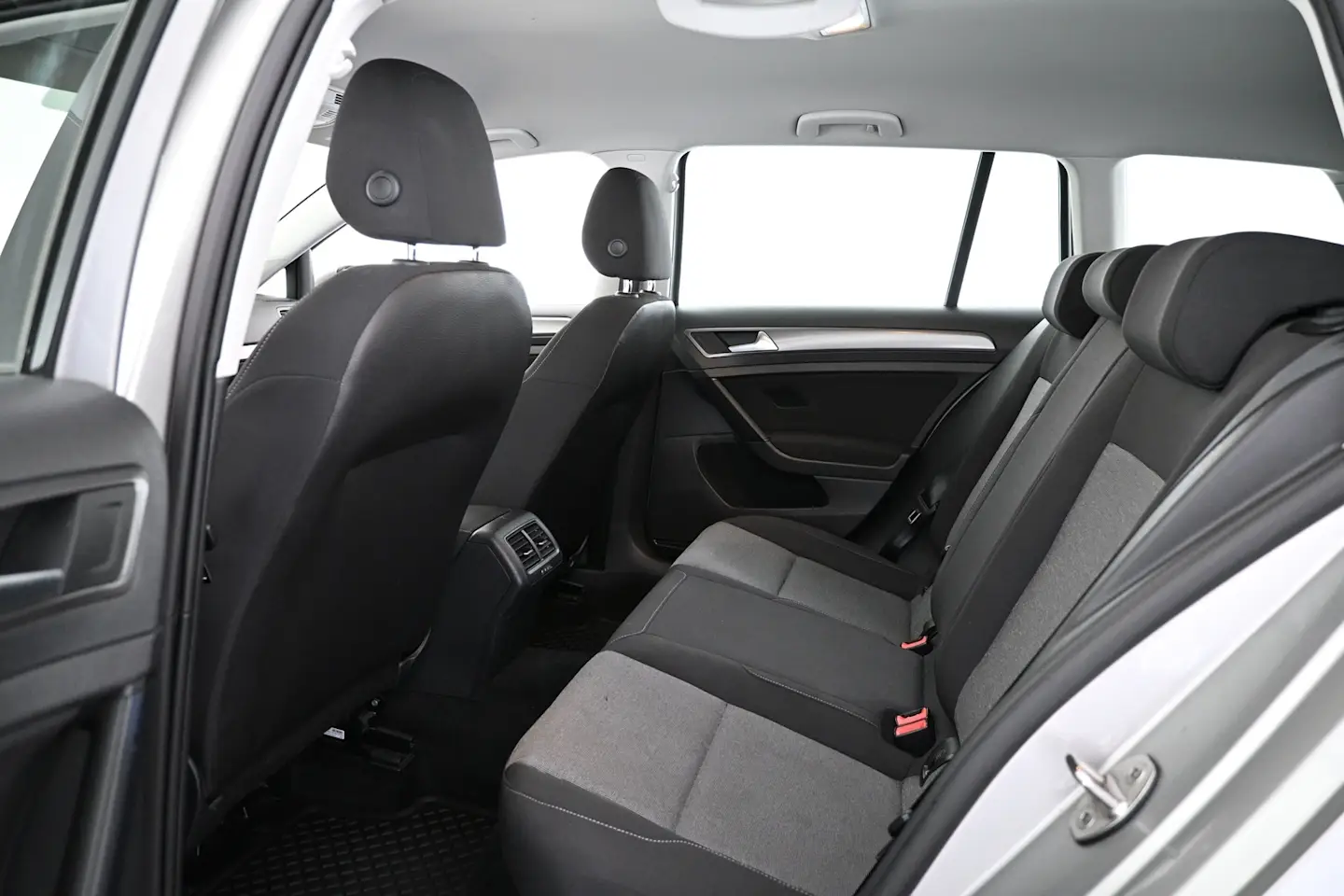 Car Image - 2yxUhVxltFYYS4N3SUoCmF