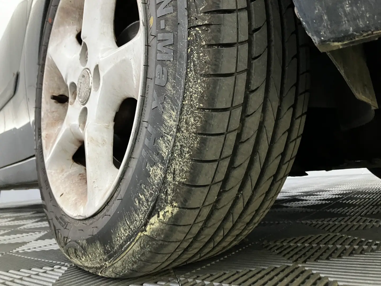 Car Image - gWt3fC43Gf4X10bMMp1BO