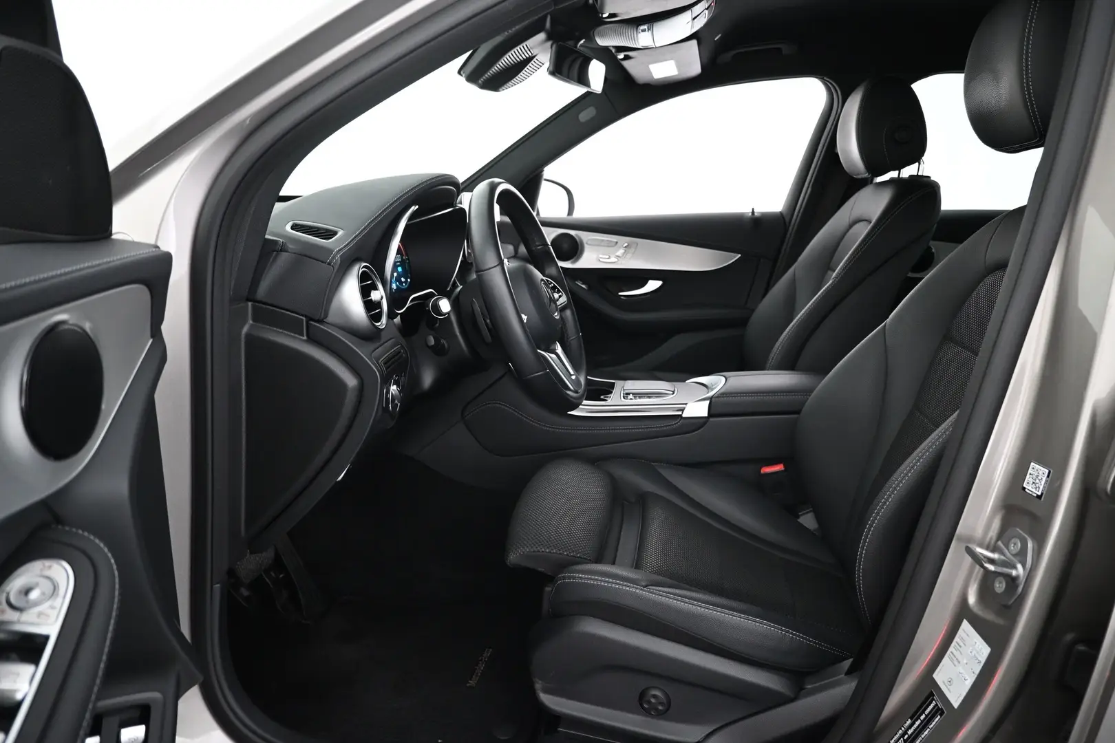 Car Image - 5zOW3G9IP04ZiOCHM1ZoxI