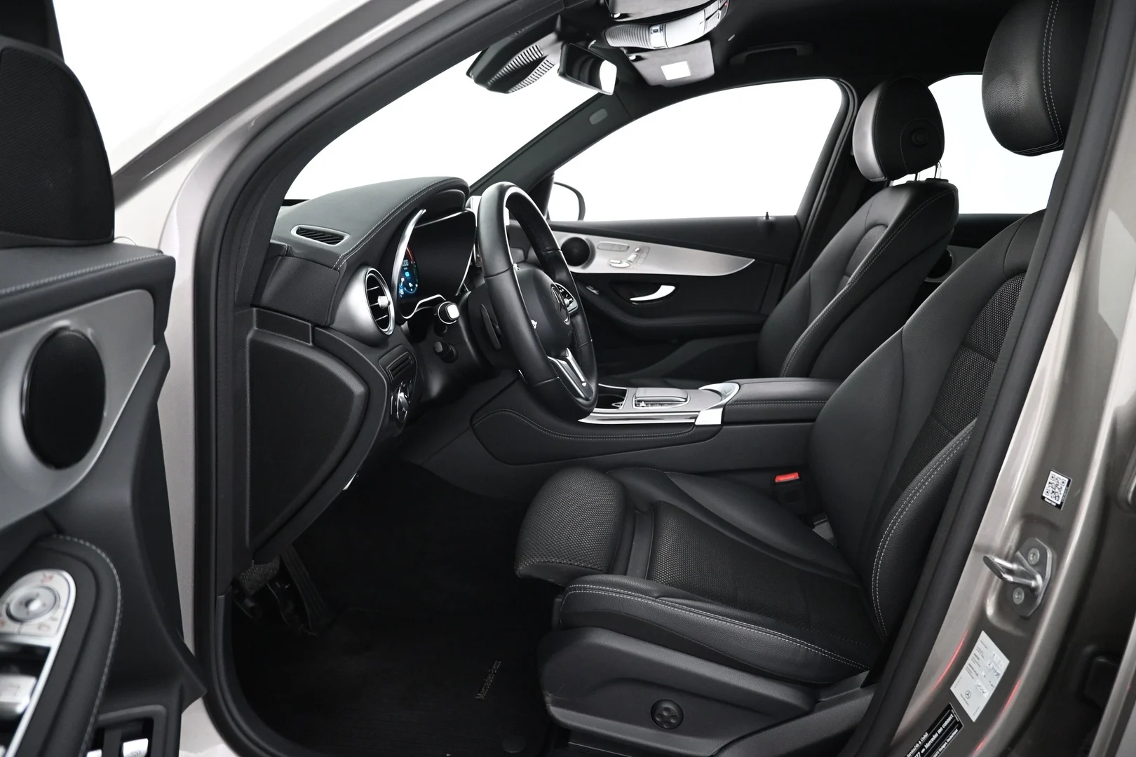Car Image - 5zOW3G9IP04ZiOCHM1ZoxI
