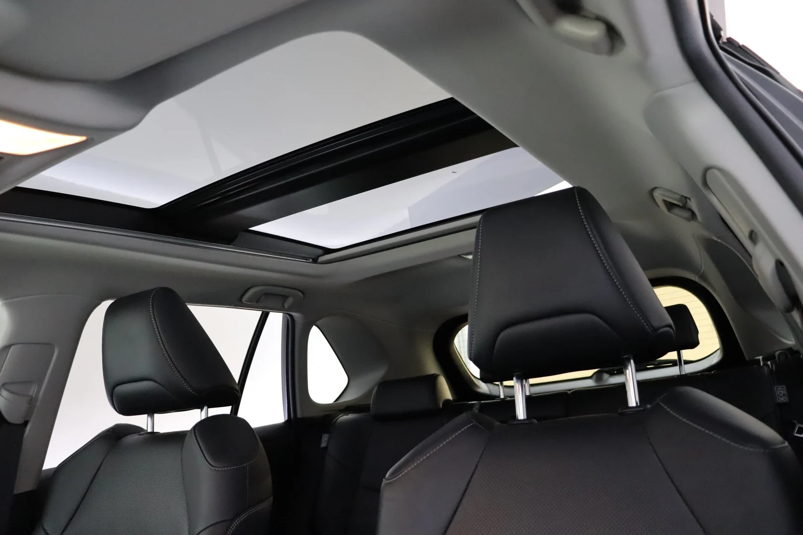 Car Image - JD7RcbhDAQQ50u8NfUptl
