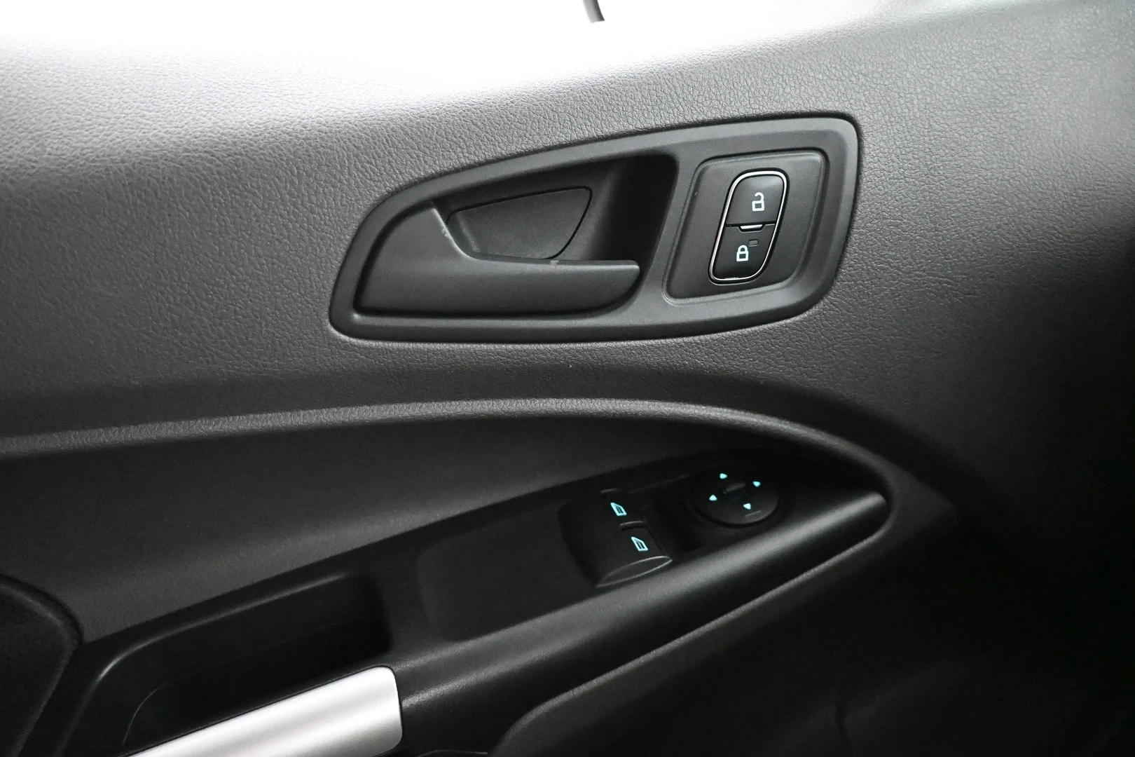 Car Image - 4QpJy4Ad2U01PrcdC5eorE