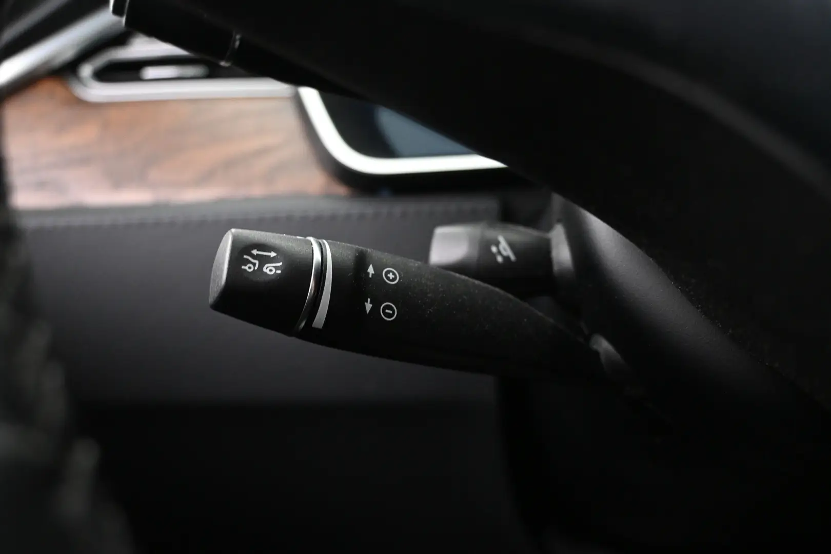 Car Image - 29f4RVg6wlP06ZmdjAbuqW