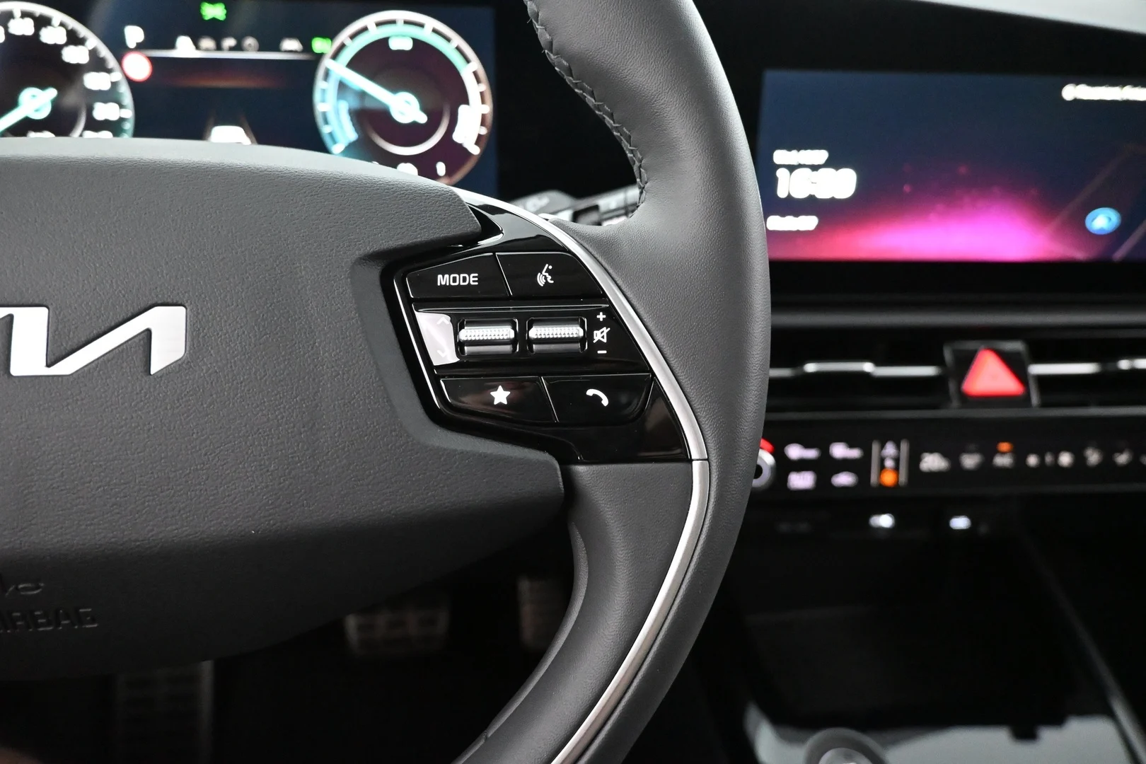 Car Image - 3c08YlzUougQkd9UJLWsWo