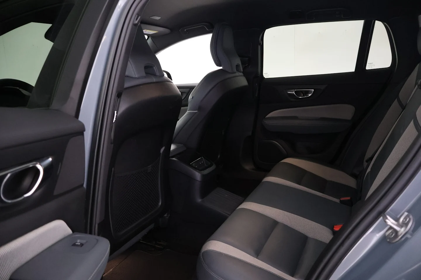 Car Image - 3uhiCVC8M0BuOMniQkR9yc