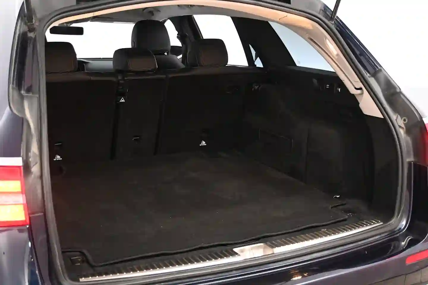Car Image - 3IE0saZJOwIe47ioD0UjPC