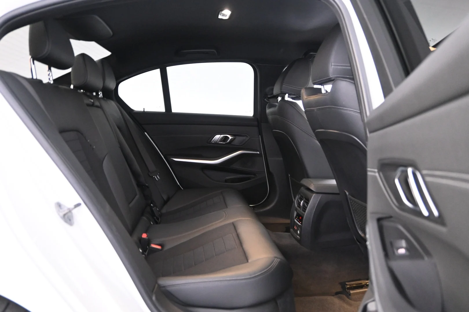 Car Image - ttO12BjdY9JEmiEHLniVh