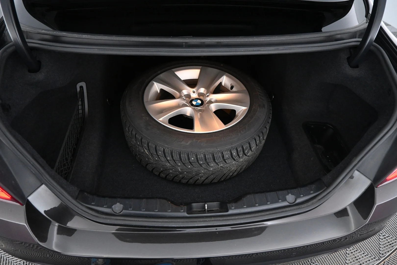 Car Image - 2QlVBRasV1XKM1xrVUv5nd
