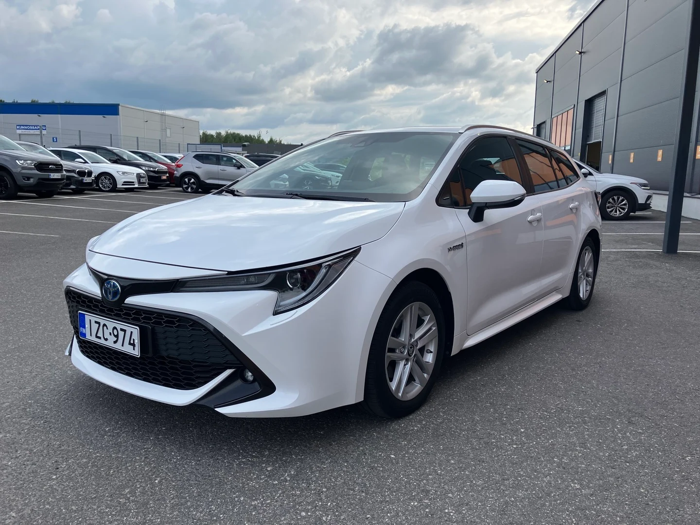 Car Image - 6Q3prRgSuxOZANHtok3jxX