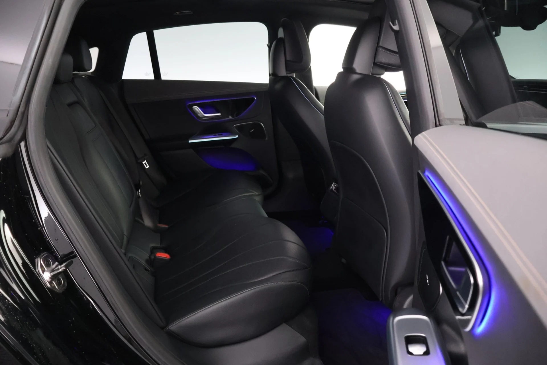 Car Image - 42kXQkk71xfVirX8fMBtYN