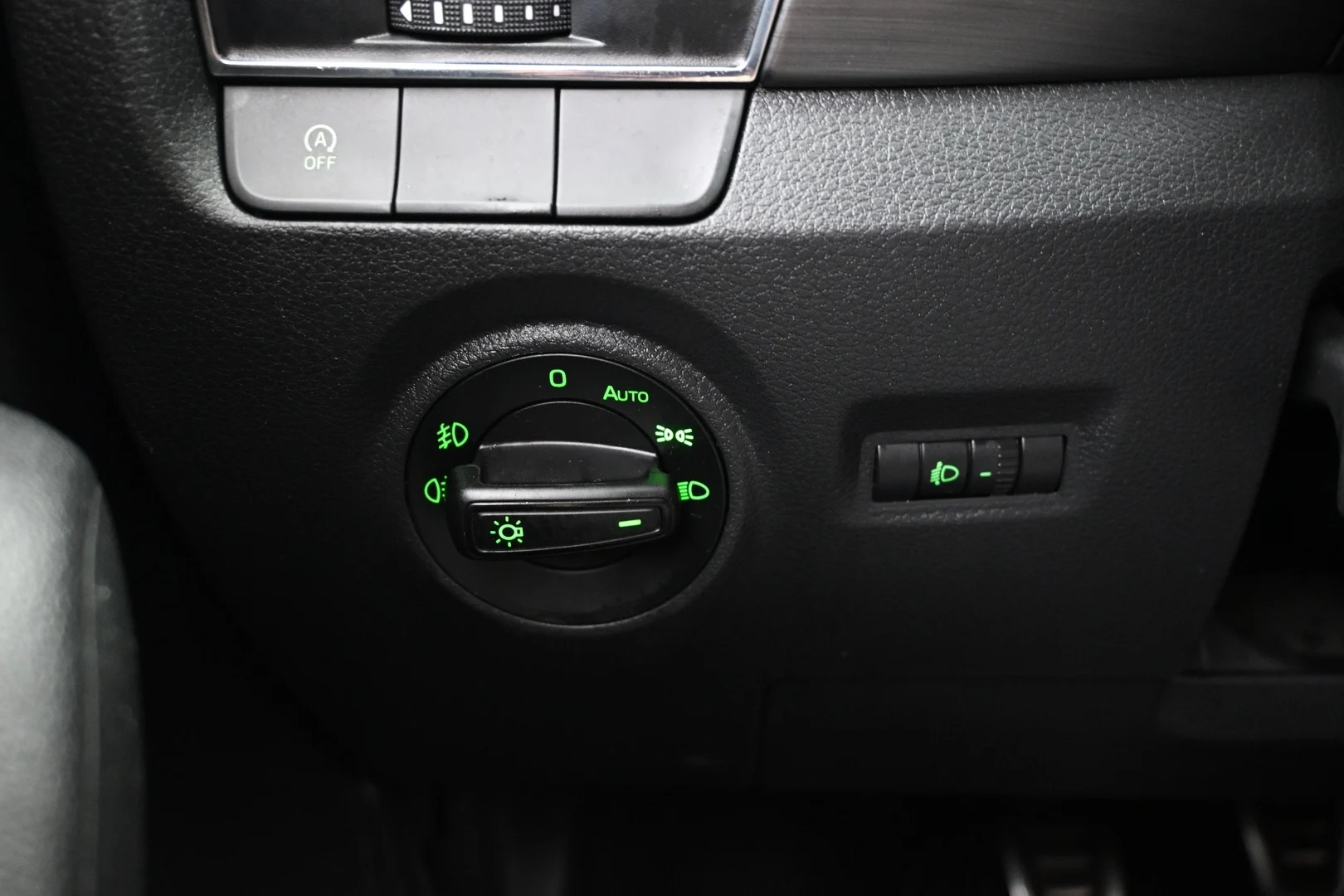 Car Image - 6lhMznVs6TXX85L2XpKu4Q