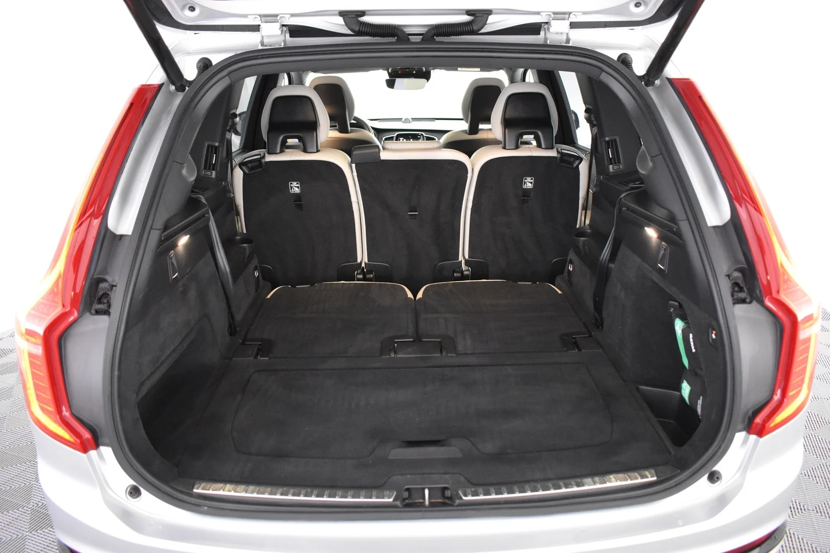 Car Image - 2kVYfXq4ZiV5Uv8AVRnaGf