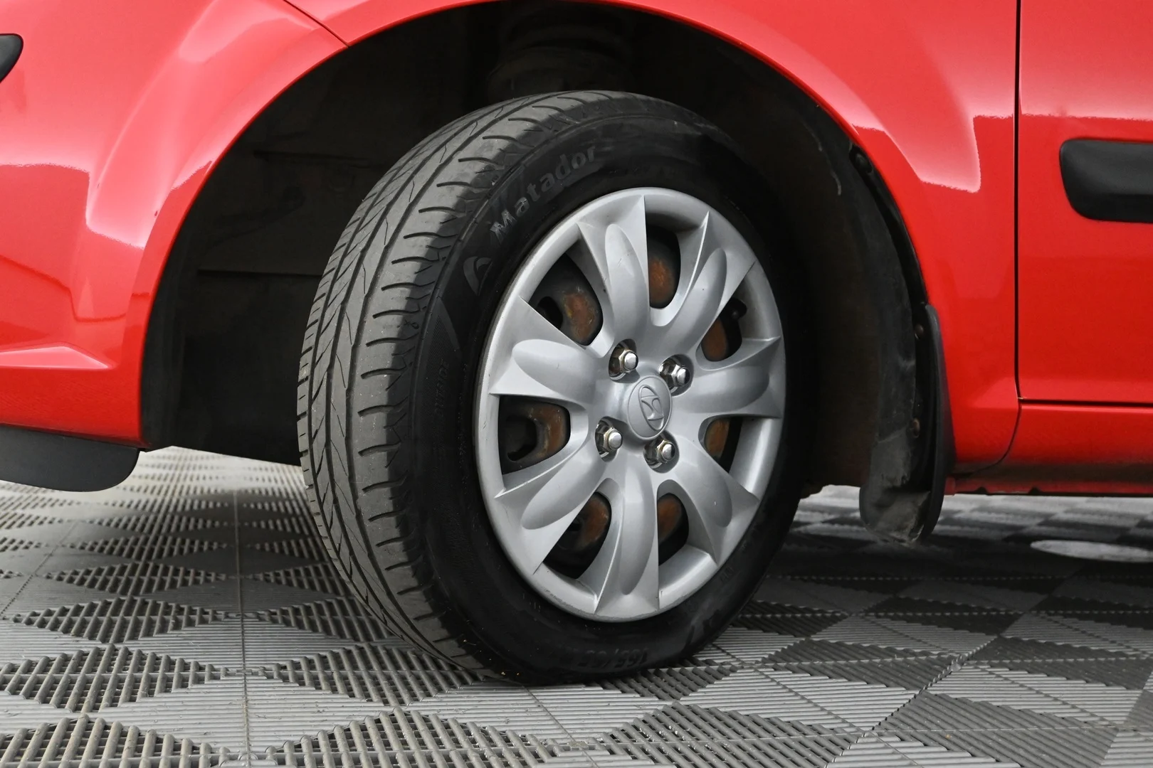 Car Image - 6A6jQb88pda7pcmBNBu1i8