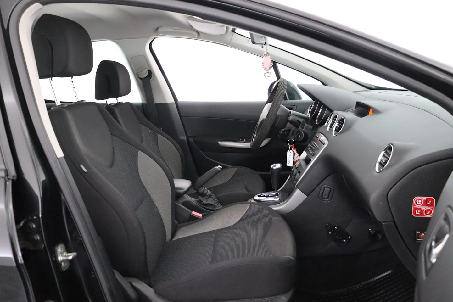 Car Image - 3tJnTDdvARh44gy9Vi4dfJ